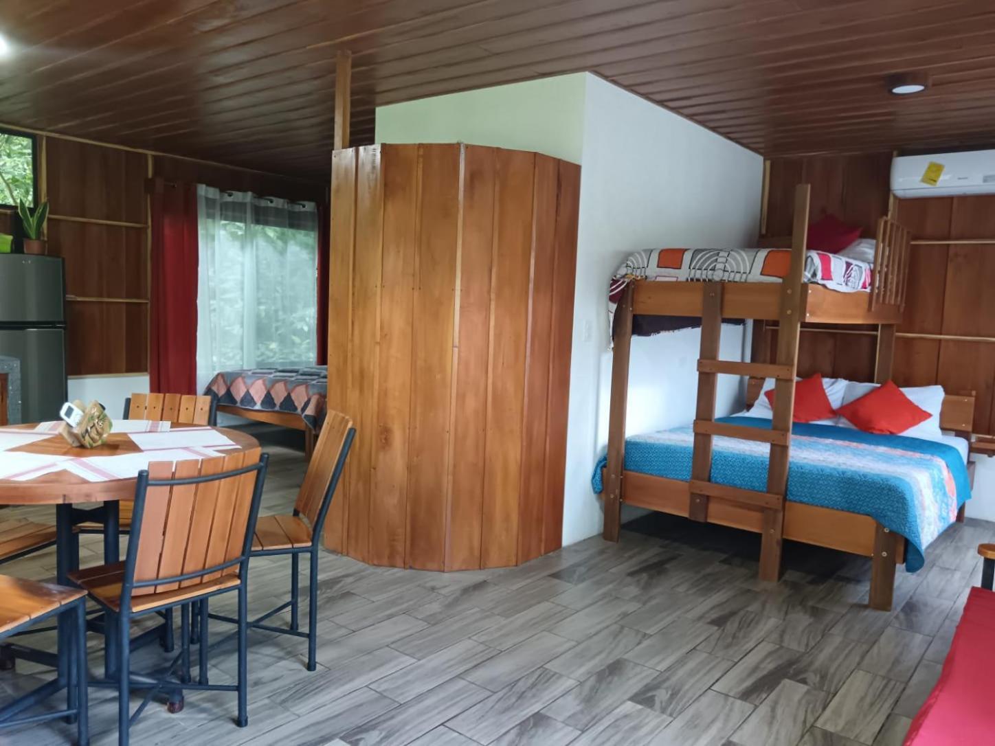 Gambas Lodge La Fortuna Exterior photo